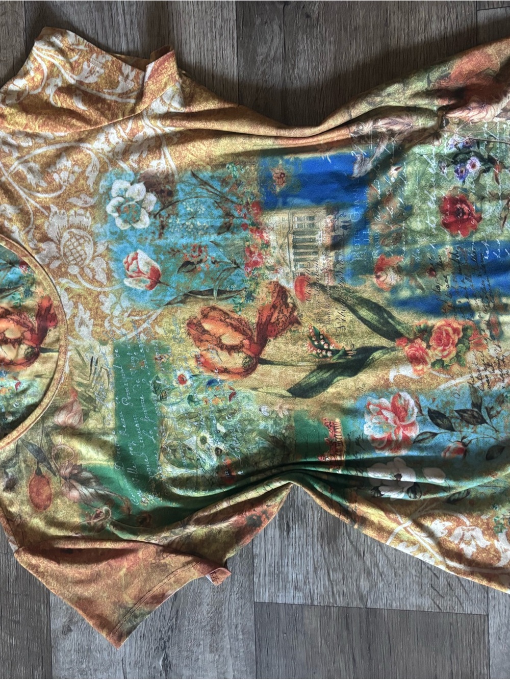 Onque Woman Gold Green Blue Floral Short Sleeve Top